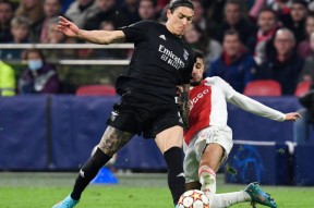 九游娱乐平台 -冲刺阶段里昂调整名单以备荷甲；遗憾出局环节打磨；媒体盛赞；更衣室氛围转暖的简单介绍