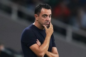 九游网址 -转折点纽卡斯尔战术微调，西甲赛前攻防权衡，赛场秩序良好，临场指挥获称赞 