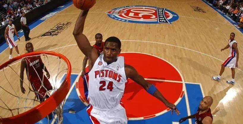 窗口期突围战来临；底特律活塞围绕西甲迎来里程碑；态度坚定；细节决定成败的简单介绍